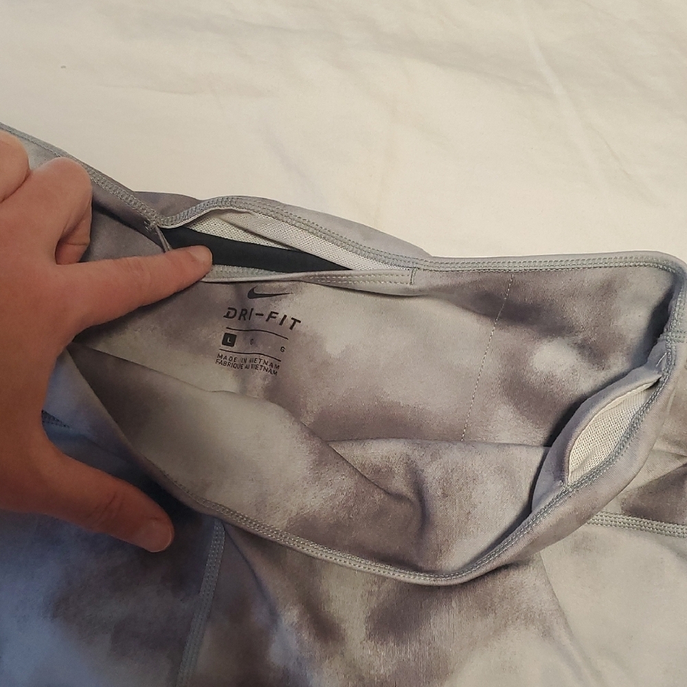 Nike Leggings Tie-Dye, Gray, Size L - Picture 8 of 16